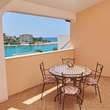 Apartament Lumi *