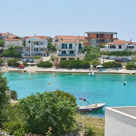 Apartament Lumi *